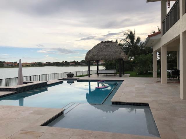 Time to decorate Your TikiHut